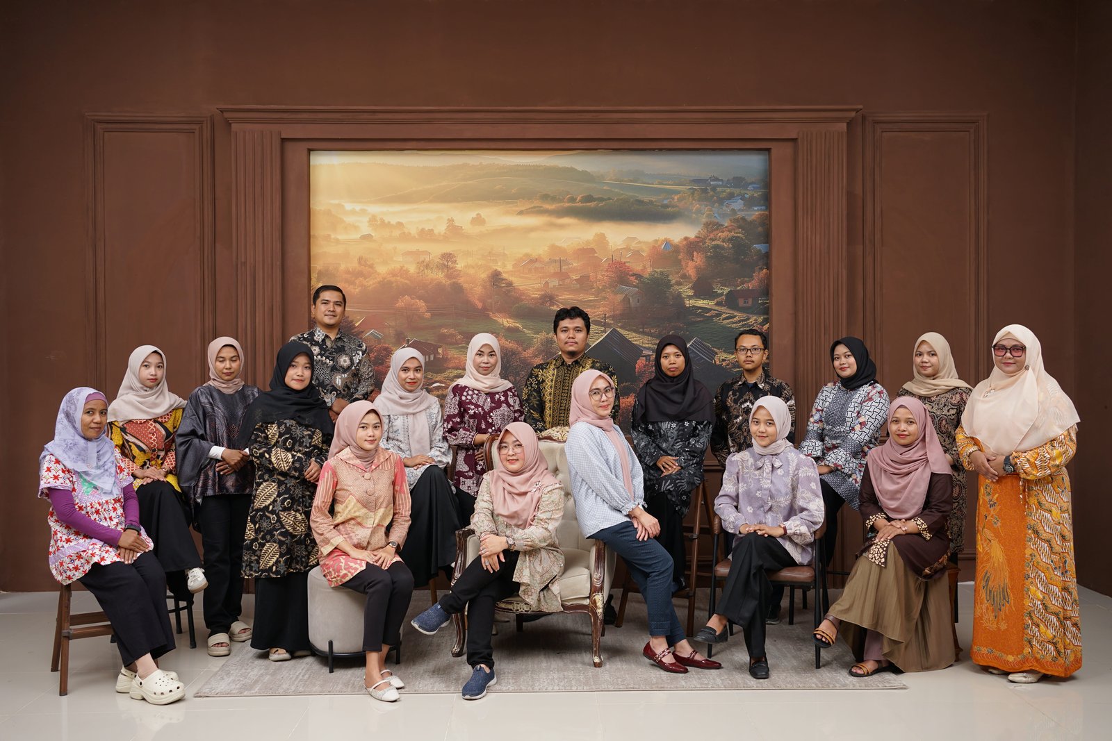 Foto Tim Pengajar & Sertifikat 1